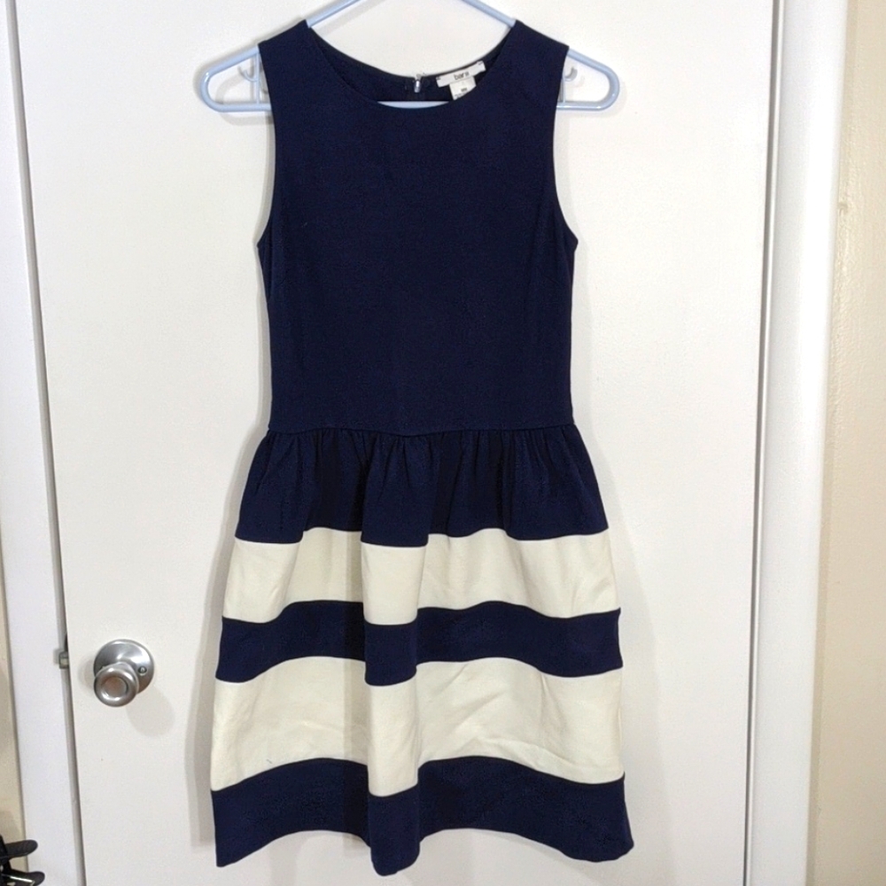 Sleeveless dress